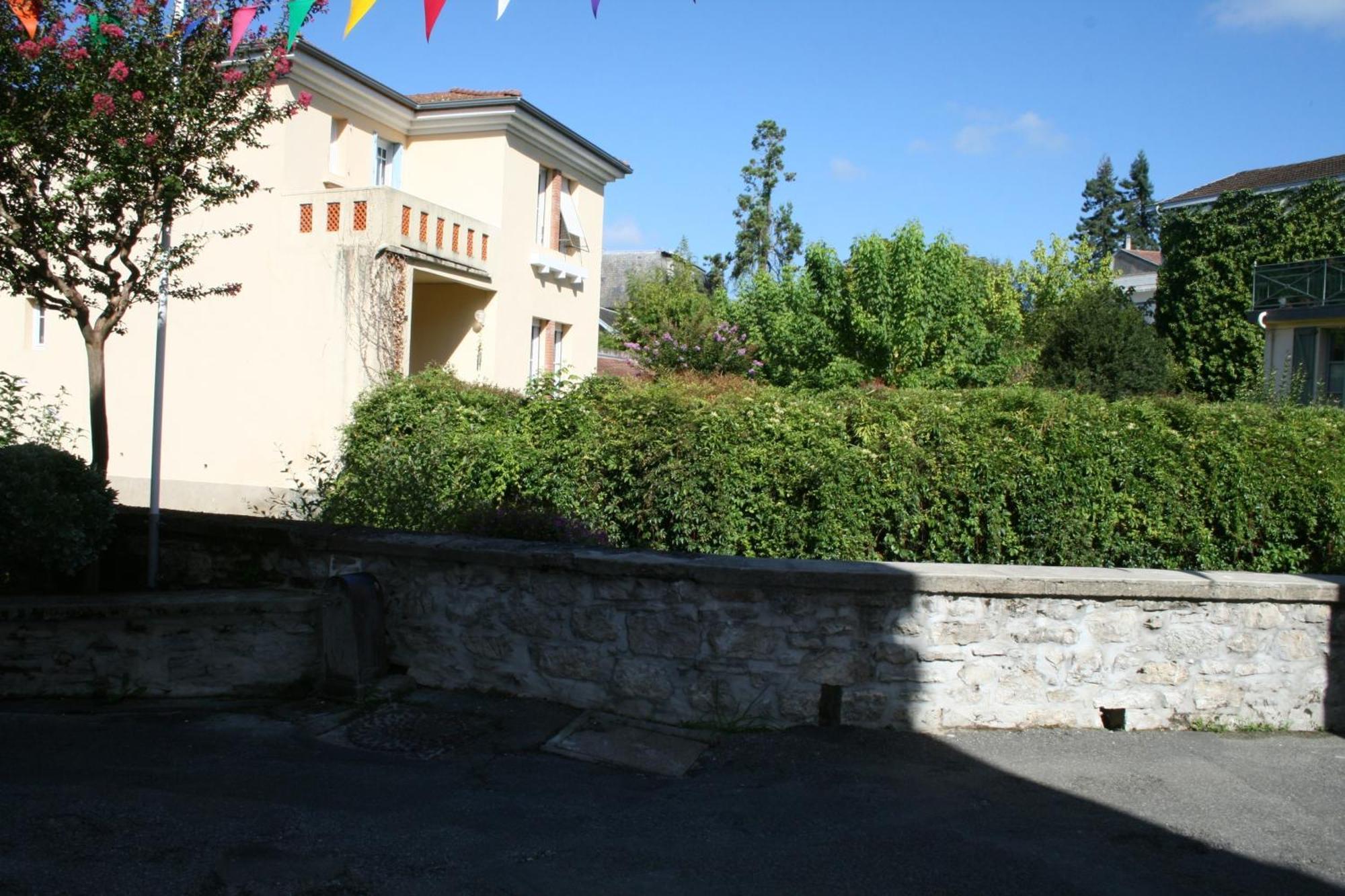 Appartement Le Nid Du Saleys - 70 M2 Centre Ville De Salies-de-Béarn Kültér fotó
