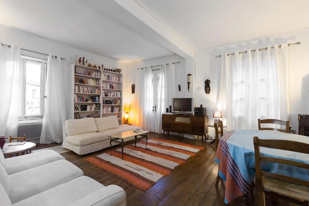 Appartement Le Nid Du Saleys - 70 M2 Centre Ville De Salies-de-Béarn Kültér fotó